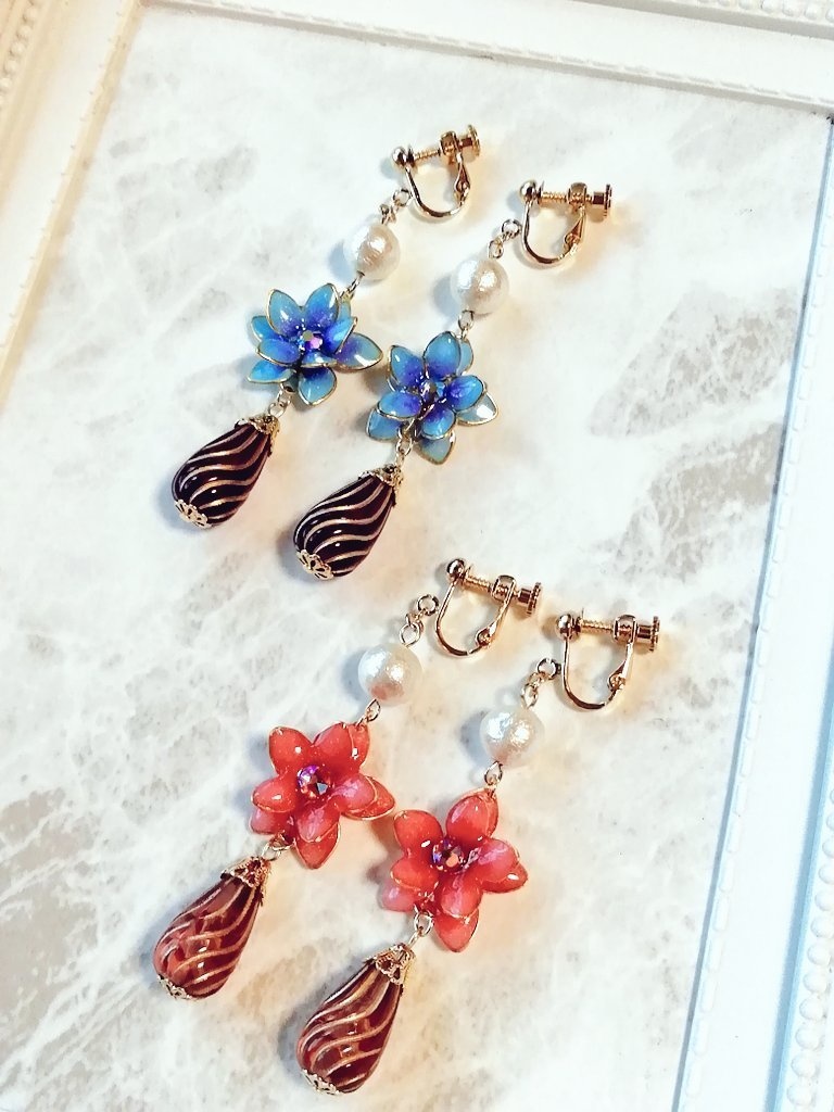 パールフラワーイヤリング/ピアス(シラナミ、ミツノ)