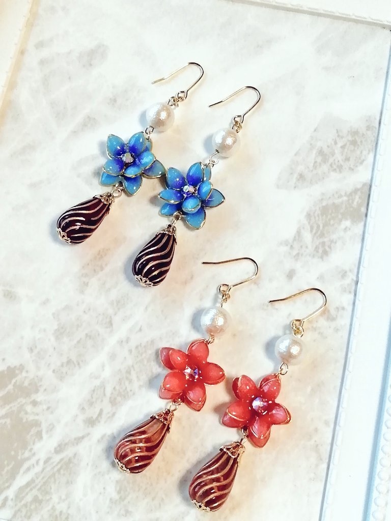 パールフラワーイヤリング/ピアス(シラナミ、ミツノ)