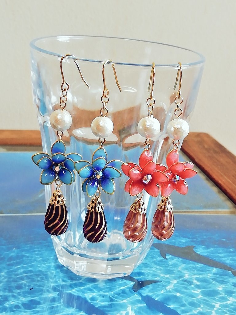 パールフラワーイヤリング/ピアス(シラナミ、ミツノ)