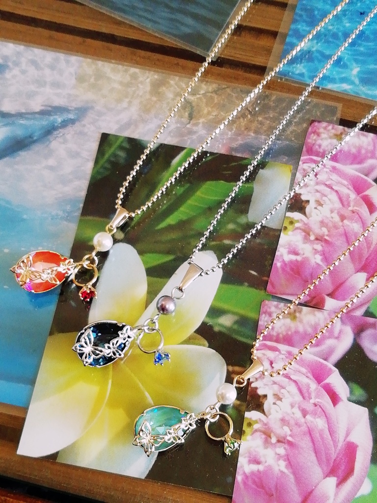 胡蝶のネックレス(エテーネ)