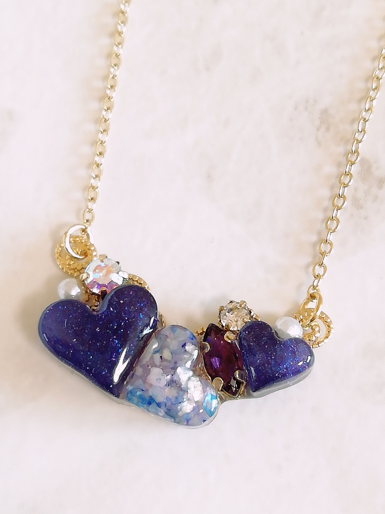 ハートとビジューのネックレス(リソル)