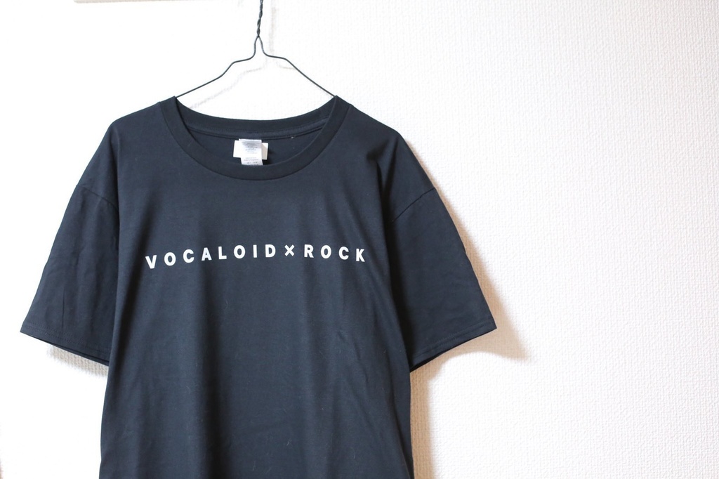 VOCALOID + ROCK Tシャツ Mサイズ ※数量限定