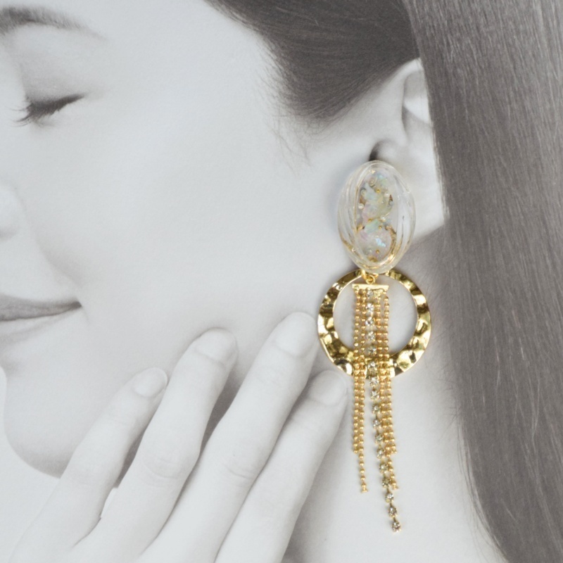 ホワイトシェルのロングイヤリング(ピアス)