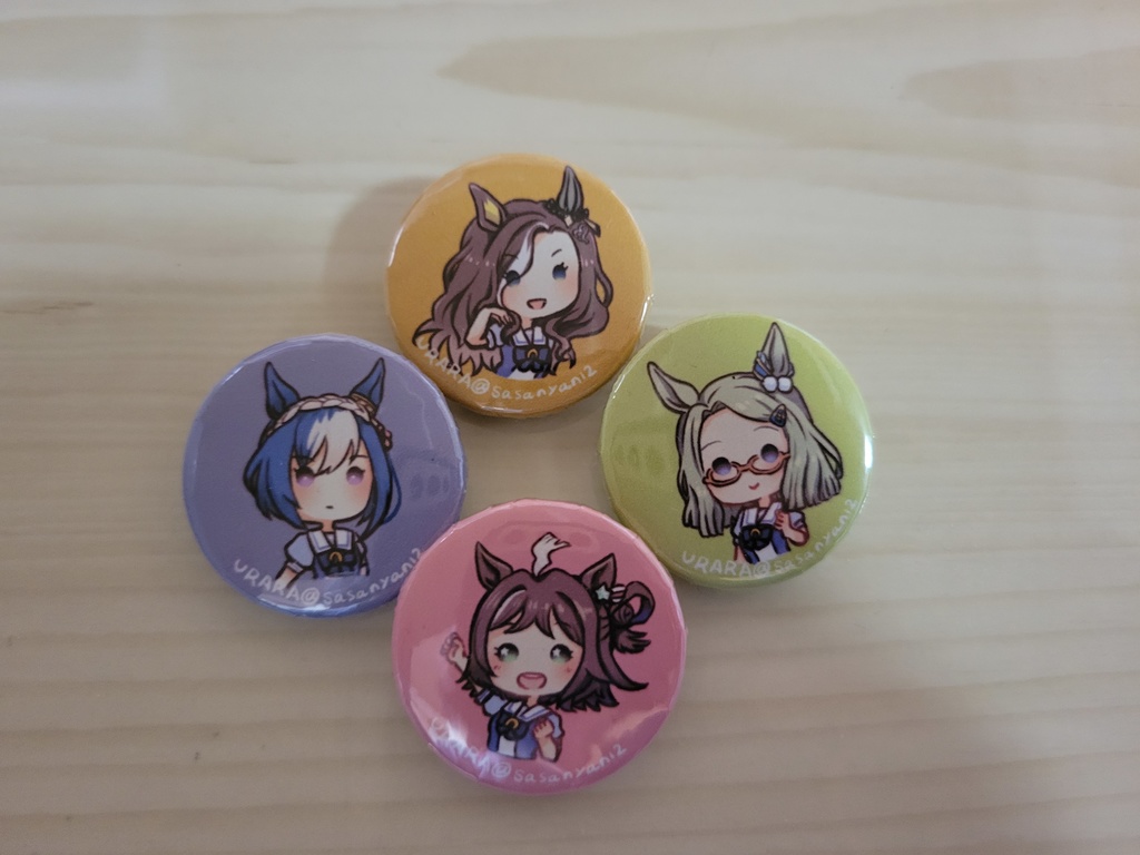 プレゼントBOXに入った、選べるバレンタイン缶バッジ2個セット