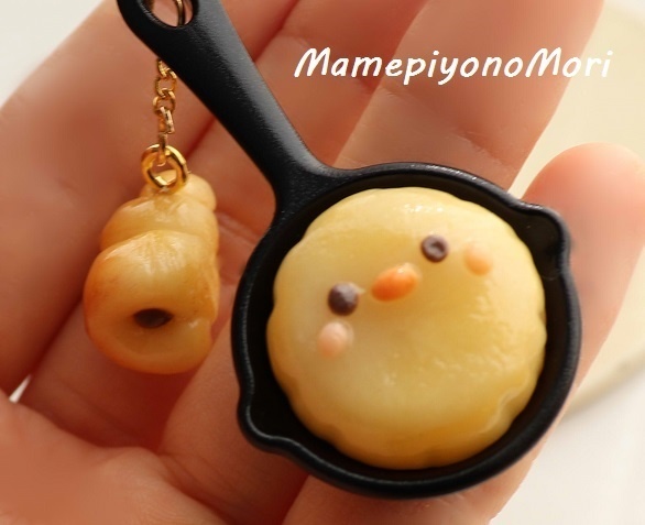 スキレットのぴよパンケーキバッグチャーム