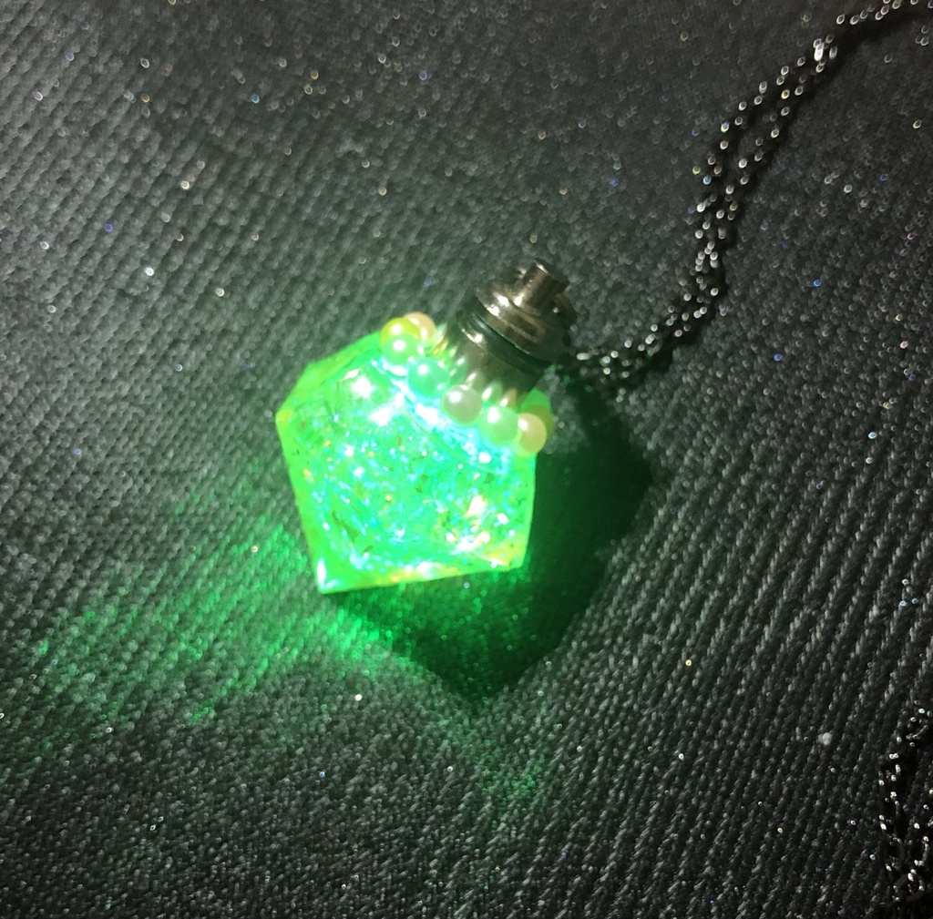 W3ペンダント(三角ver)