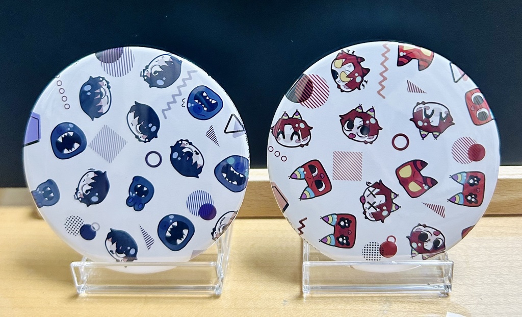 🆕🔴ミラー缶バッジ