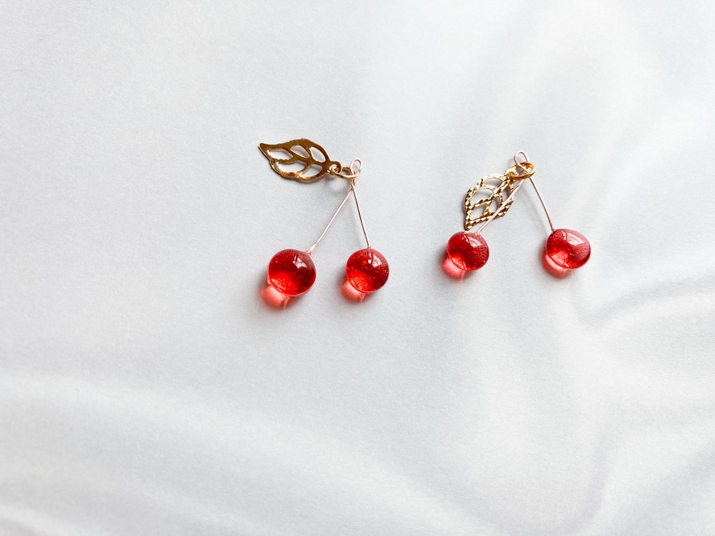 うるうる さくらんぼイヤリング