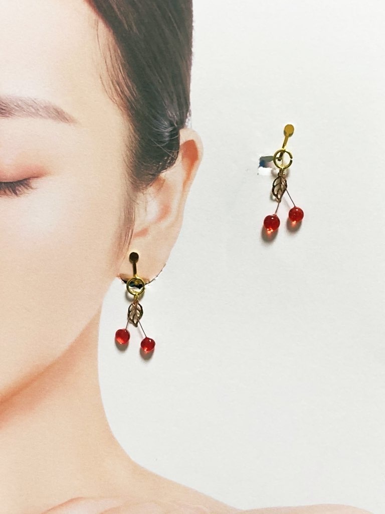 うるうる さくらんぼイヤリング