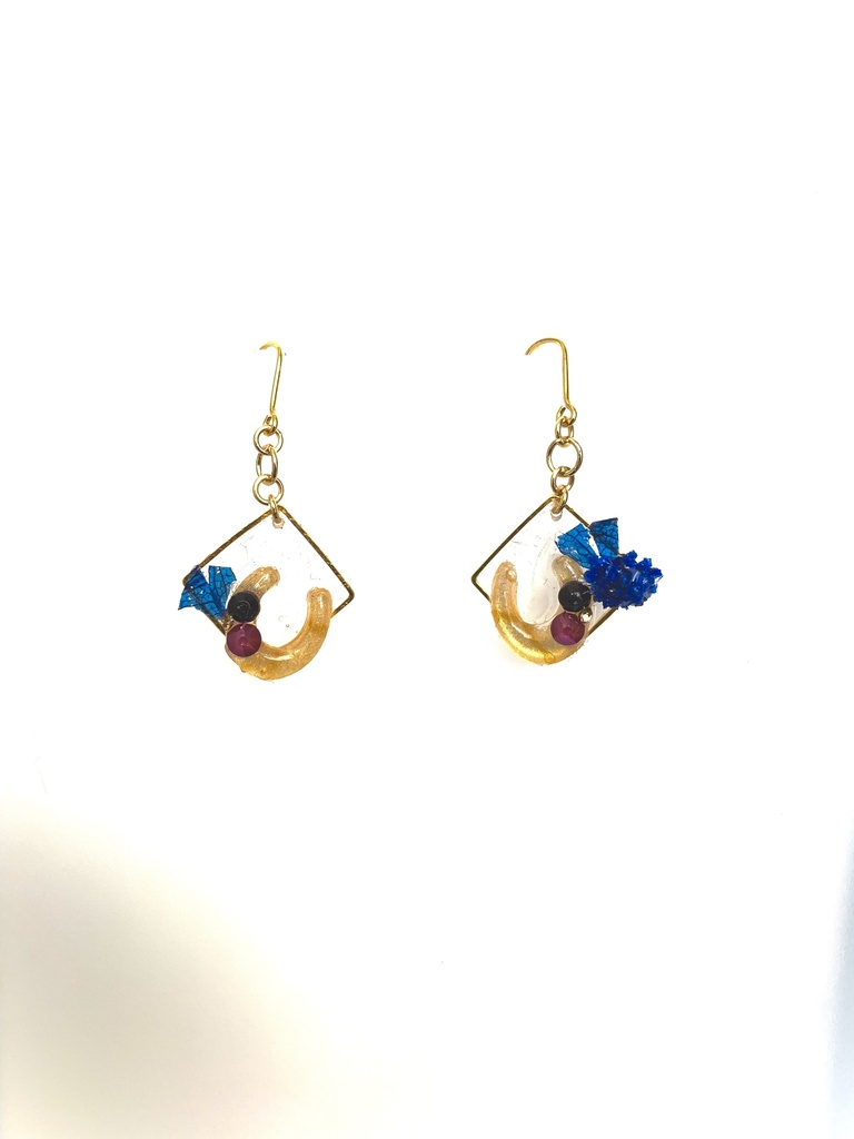 蹄鉄モチーフピアス