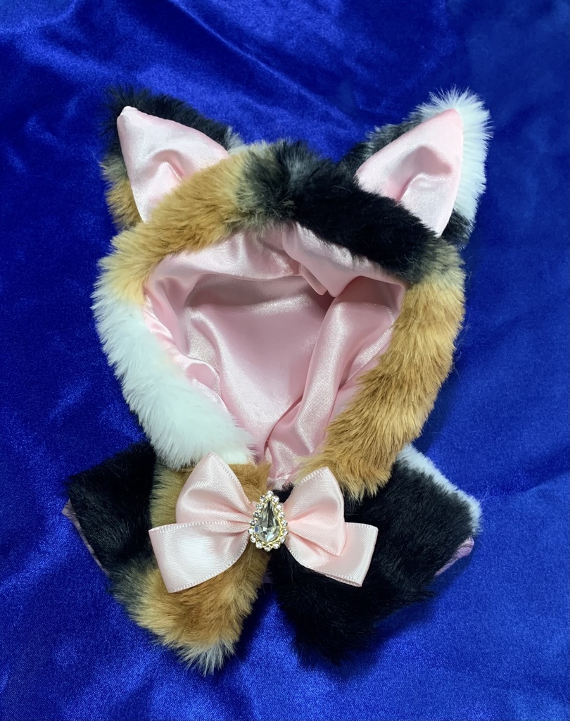 ぬい服　三毛猫のケープ