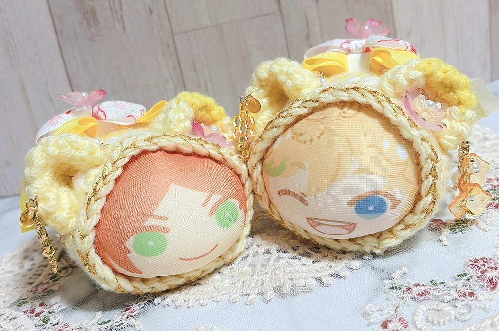 おまんじゅう着ぐるみ はちみつ色に咲く花の色