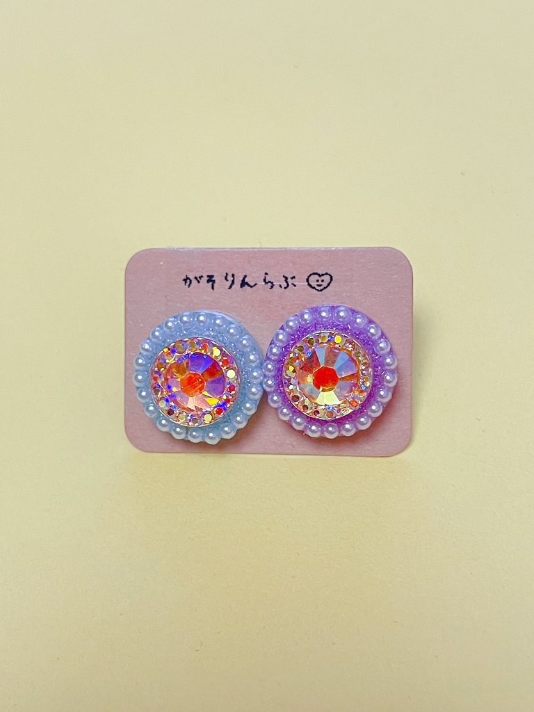 キラキラできゅるんとしたピアス