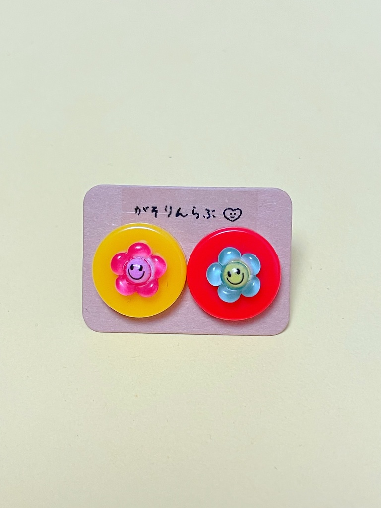 フラワーにこちゃんのカラフルピアス