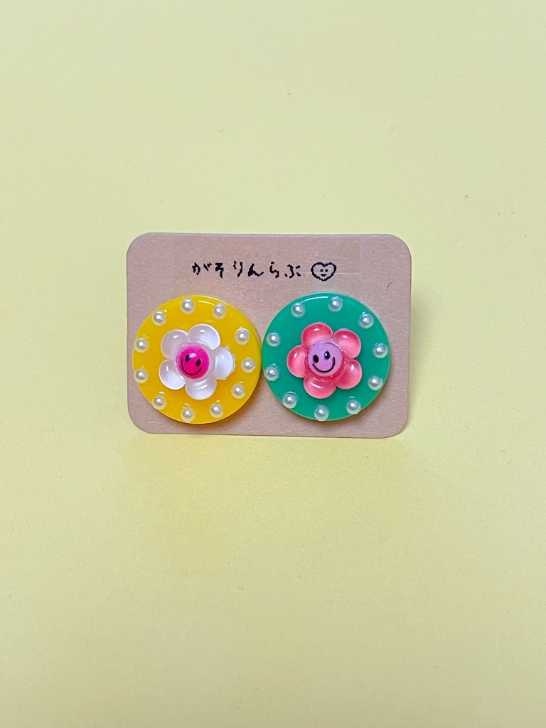 フラワーにこちゃんのカラフルピアス(パールあり)