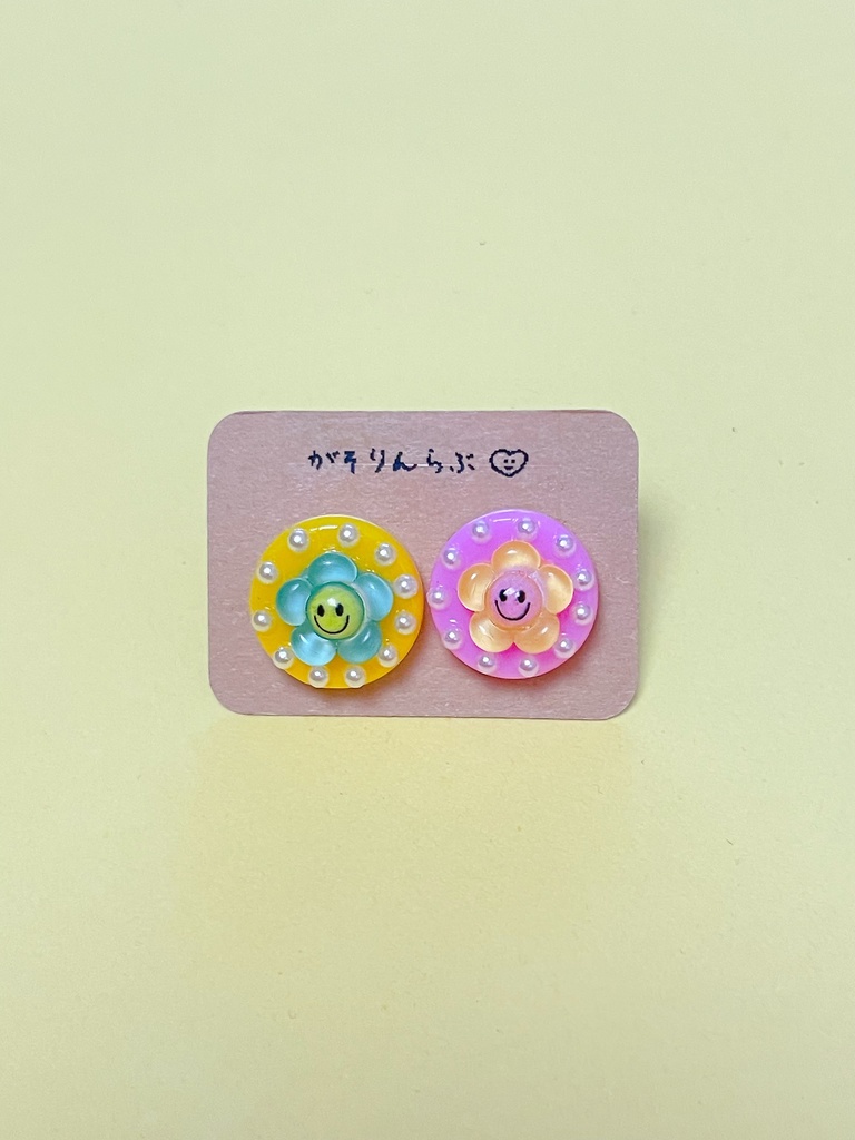 フラワーにこちゃんのカラフルピアス(パールあり)