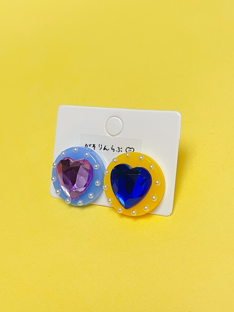 きらきらハートのカラフルピアス