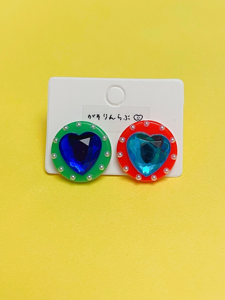 きらきらハートのカラフルピアス