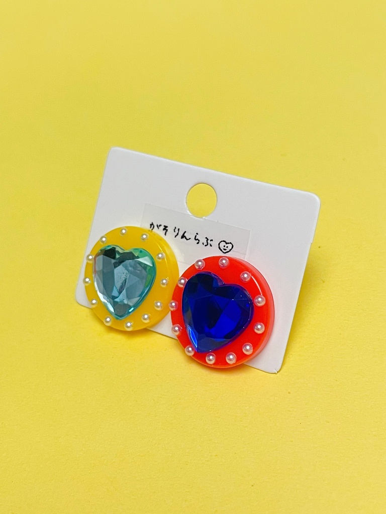きらきらハートのカラフルピアス
