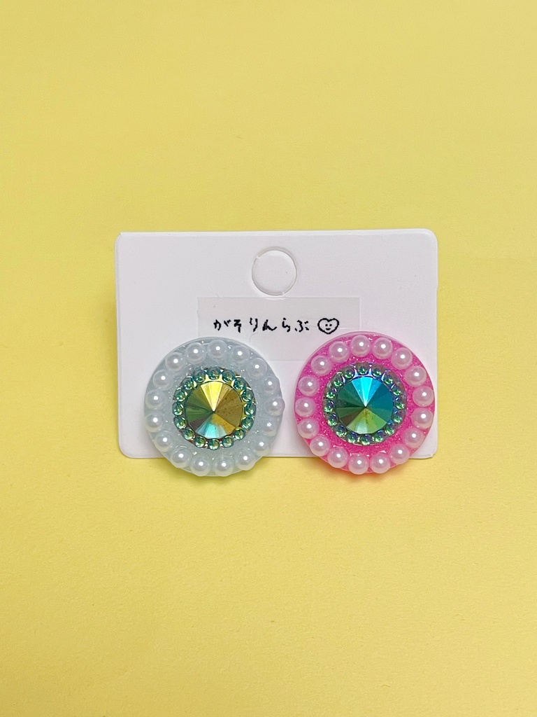 キラキラできゅるんとしたピアス