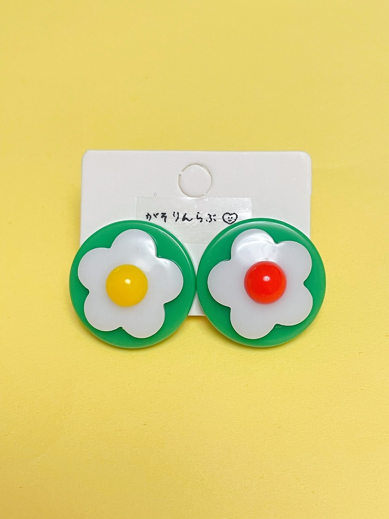レトロなお花のピアス