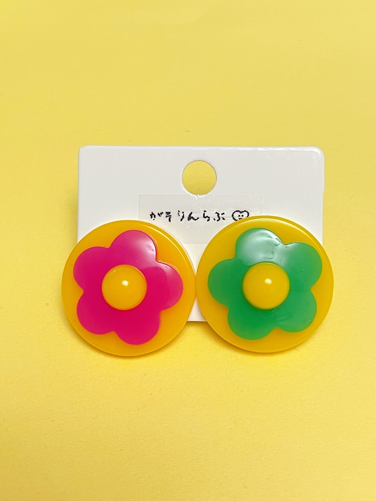 レトロなお花のピアス