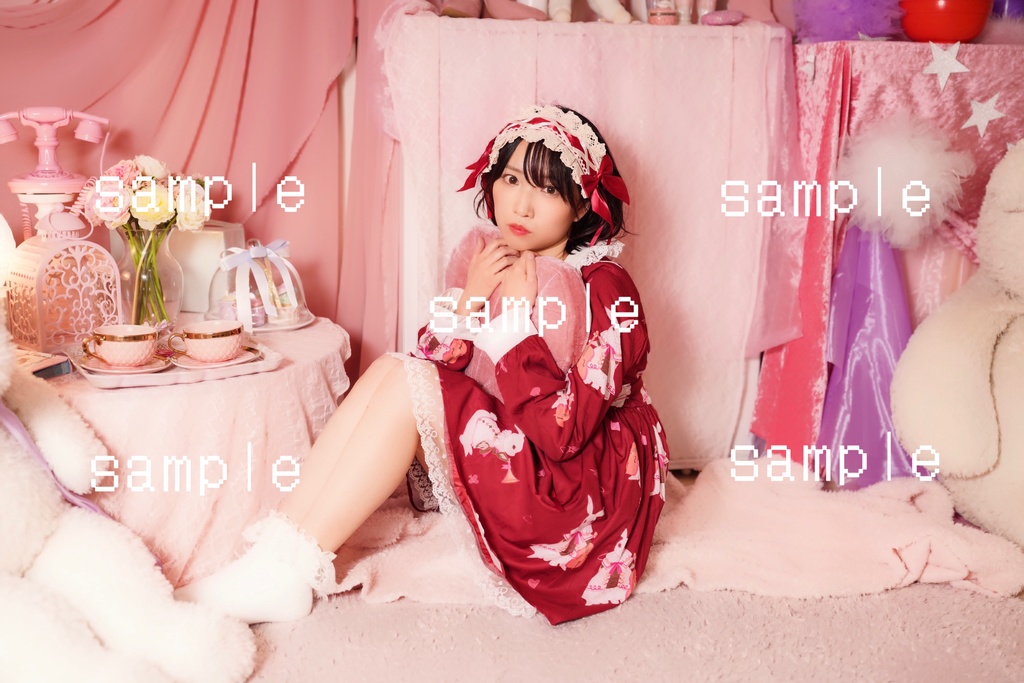 【B】桃ちゃんのデータブロマイド【赤ロリータ】