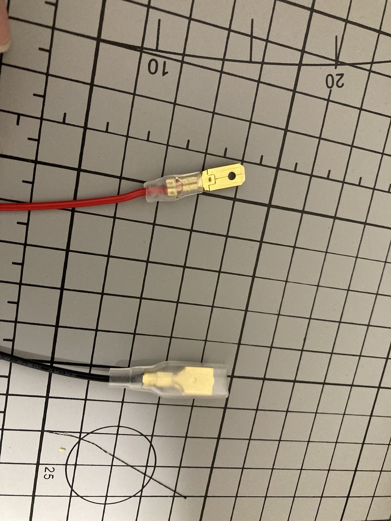 momoステアリング用 ツライチホーンボタン
