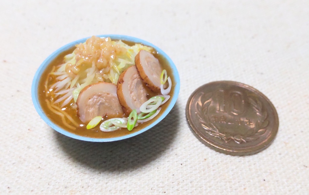 約1/6サイズ　ミニチュアフード　こってり背脂野菜大盛り醤油豚骨ラーメン