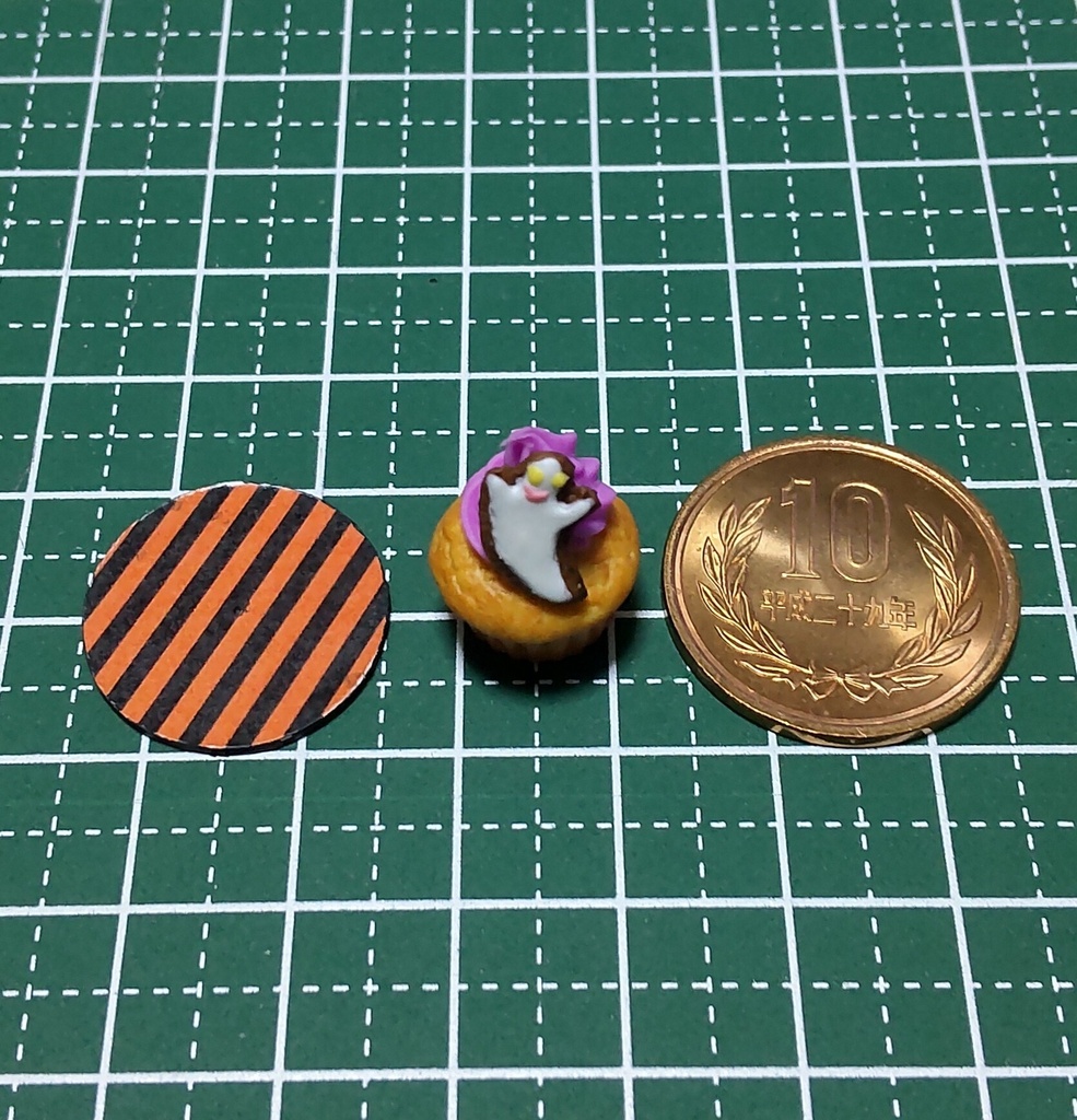 約1/6サイズ　ミニチュアフード　ハロウィン　カップケーキ　おばけ👻