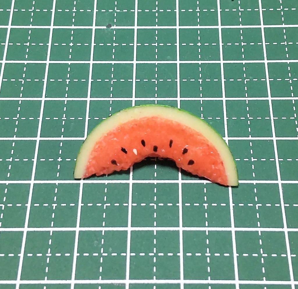 約1/6サイズ ミニチュアフード スイカ　食べかけ