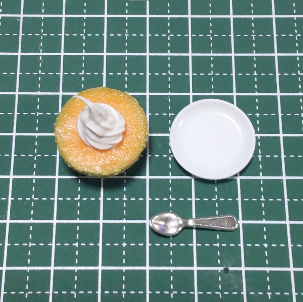 約1/6サイズ ミニチュアフード メロンソフトクリーム
