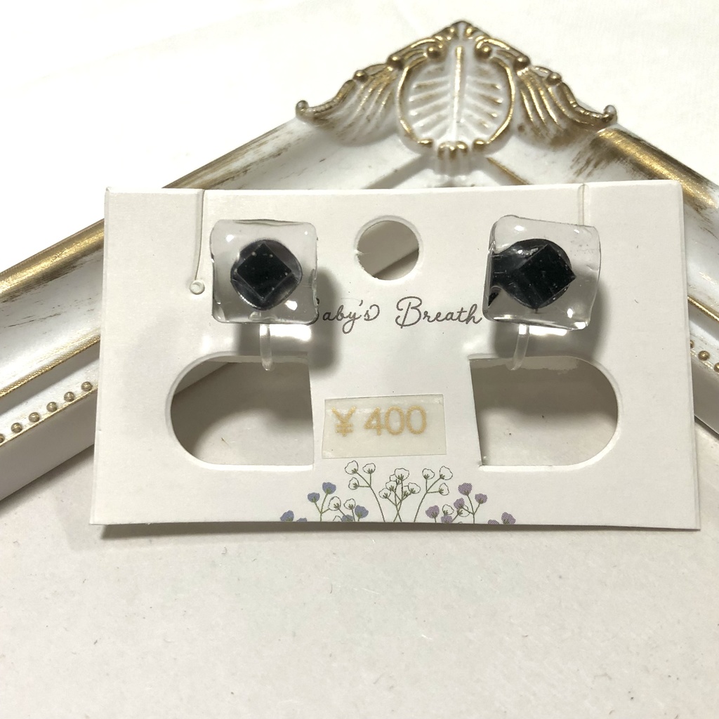 シンプルなイヤリング