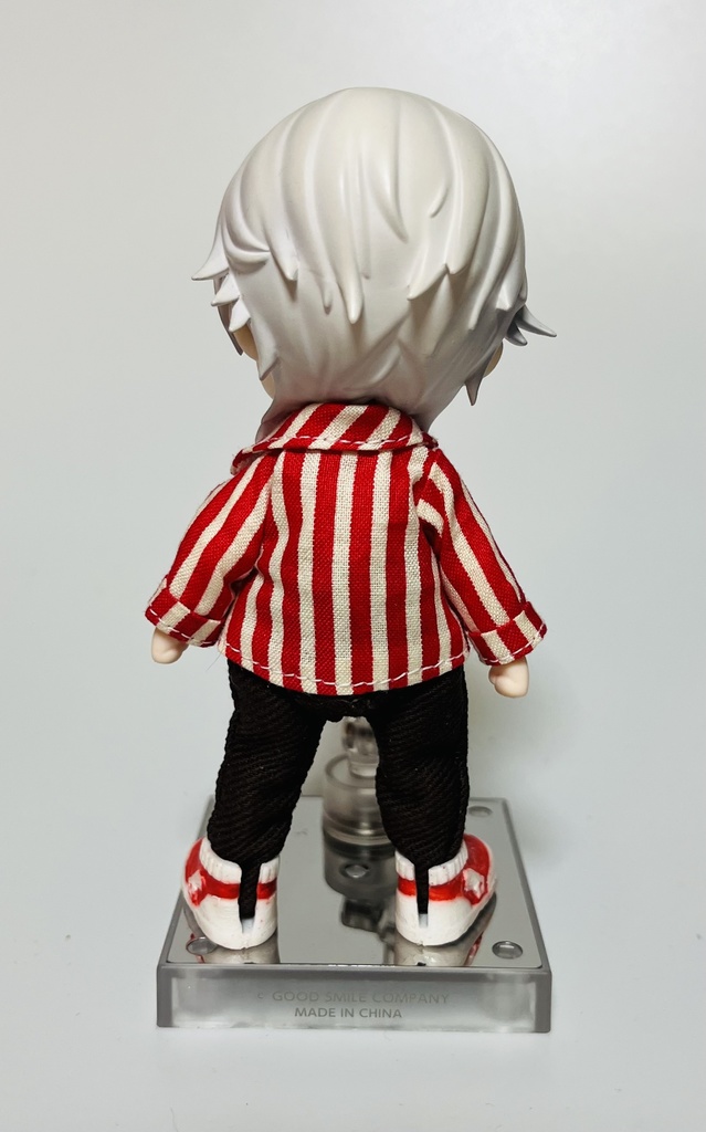 赤ストライプシャツ
