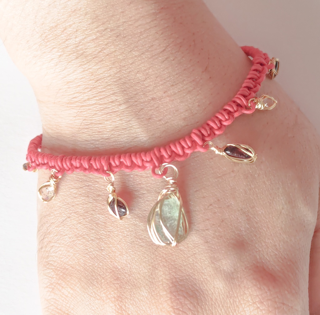 賢人の腕飾り(赤)