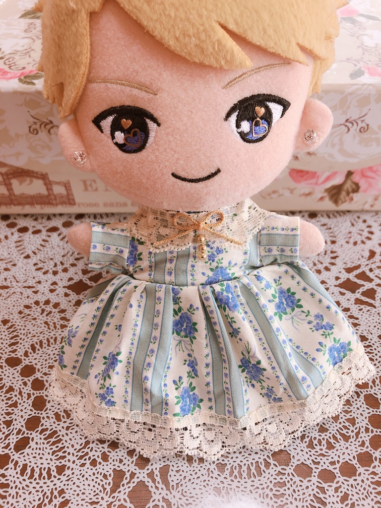 ぬい服 小花柄ワンピース