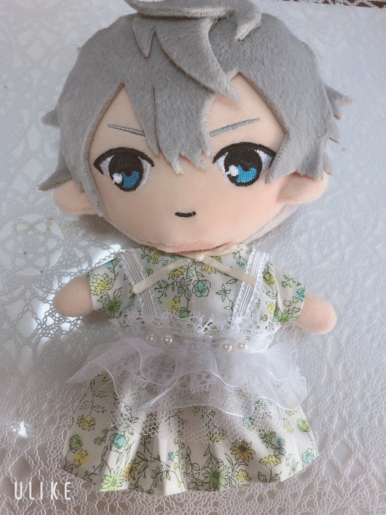 小花柄フリルワンピース