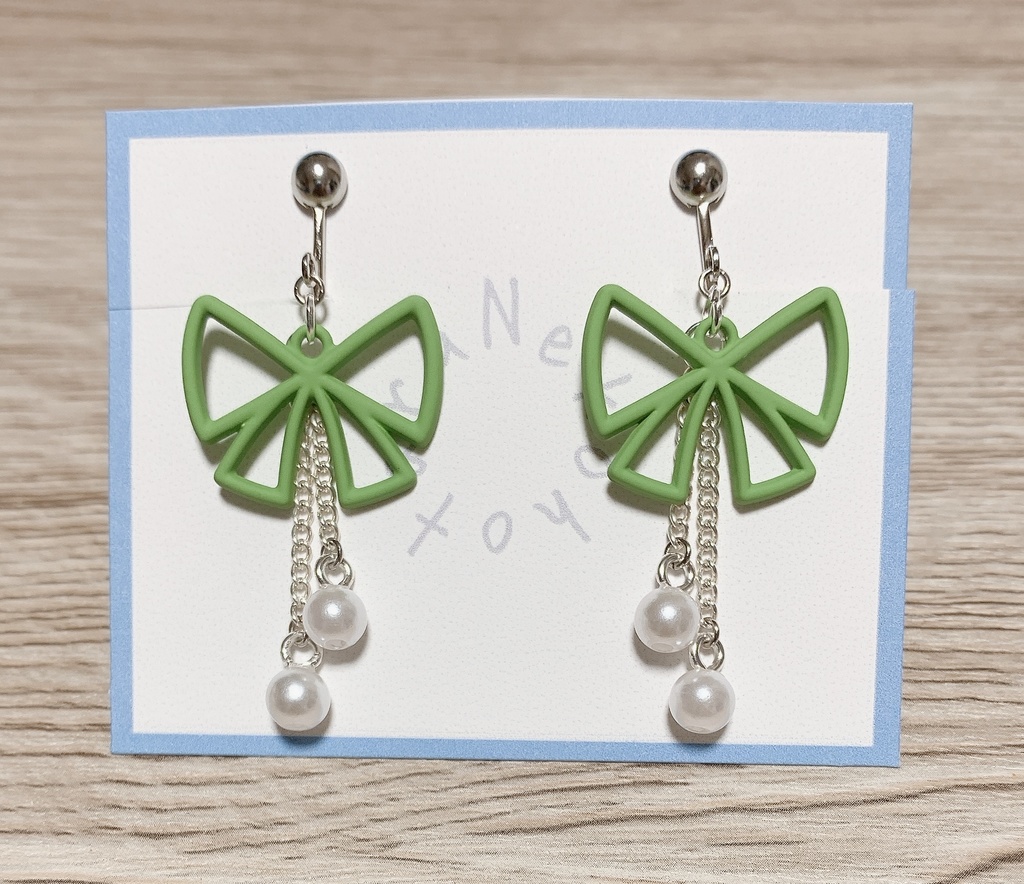 ハンドメイド シンプルリボンのピアス(イヤリング)