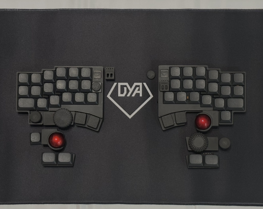 DYA Dash V3 - 様々なモジュールを取り付けられるタッチセンサー付き無線分割キーボードキット