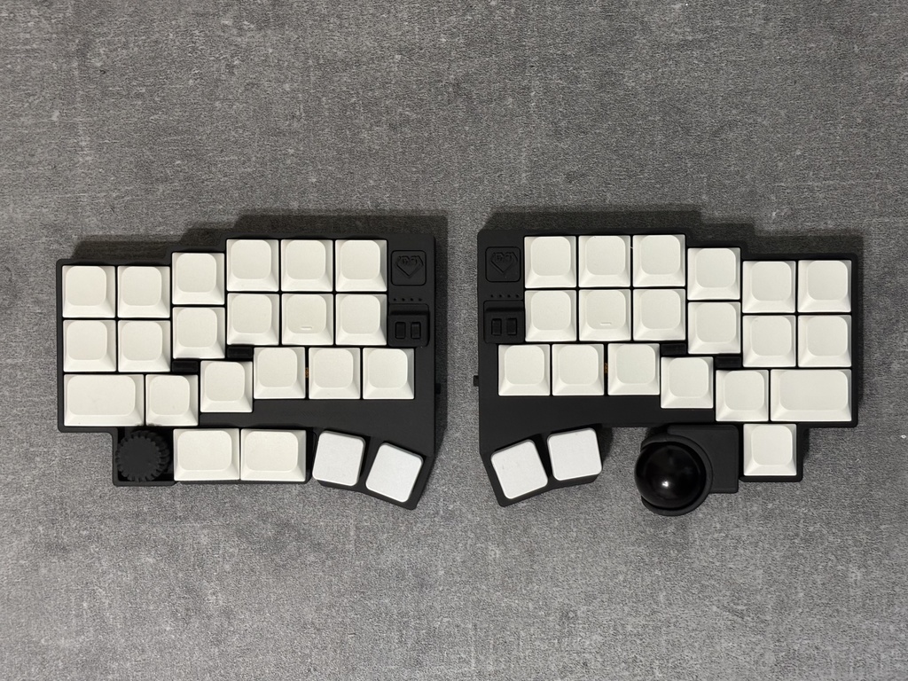 DYA Dash V3 - 様々なモジュールを取り付けられるタッチセンサー付き無線分割キーボードキット