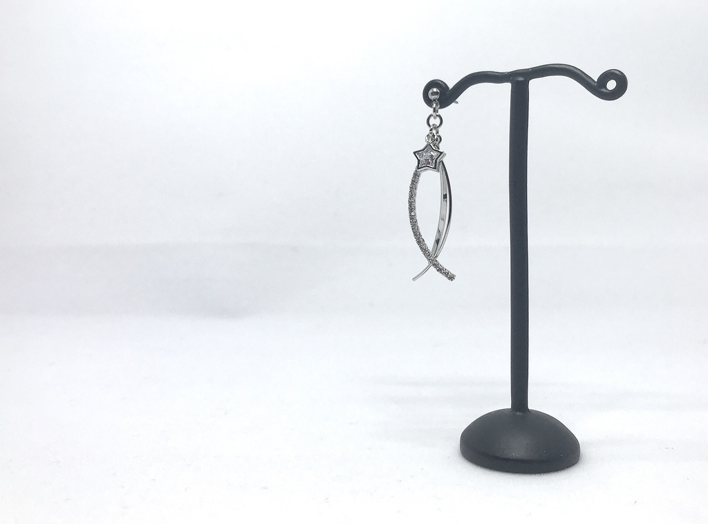 (片耳用)シルバー流れ星イヤリング*ピアス*