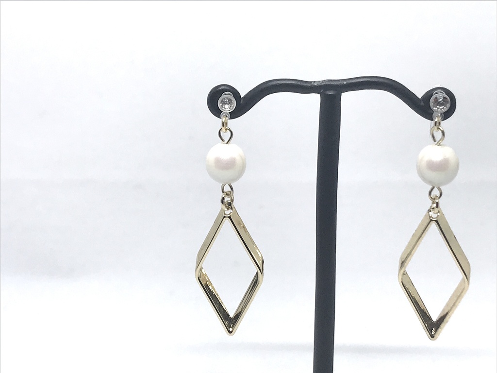 シンプルパールイヤリング*ピアス*