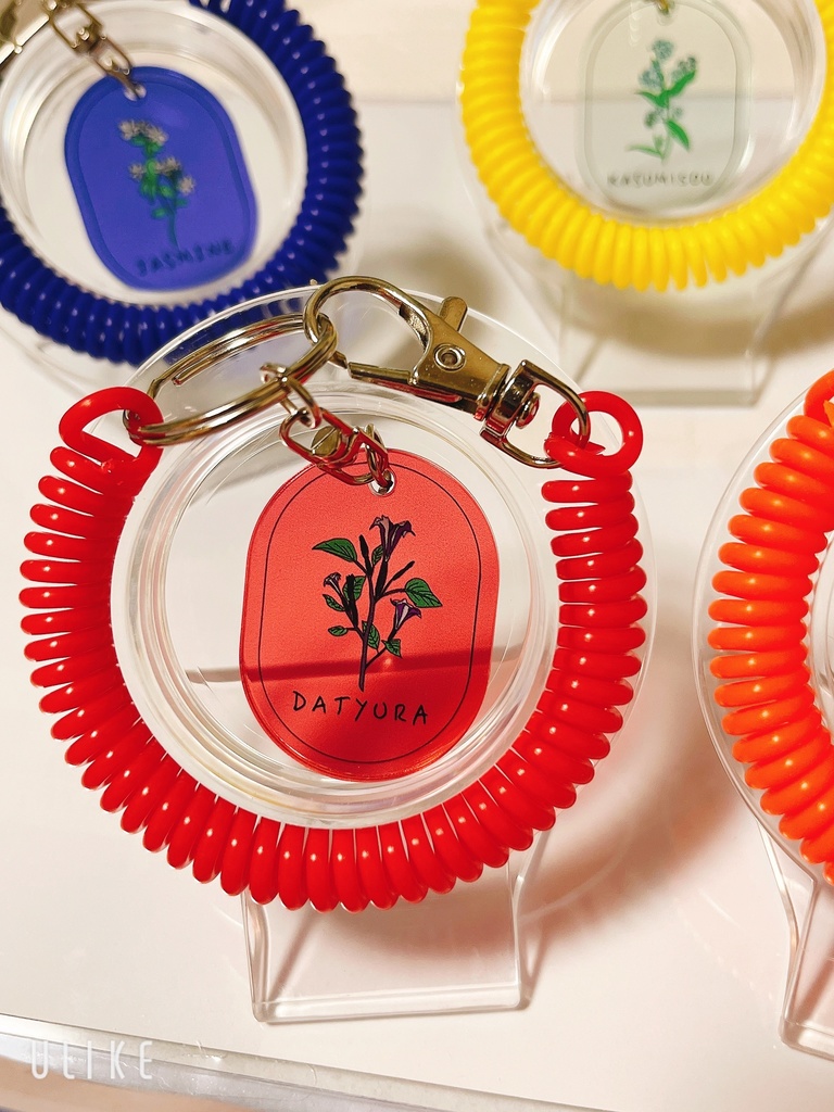 【お花のアクリルスパイラルキーホルダー】