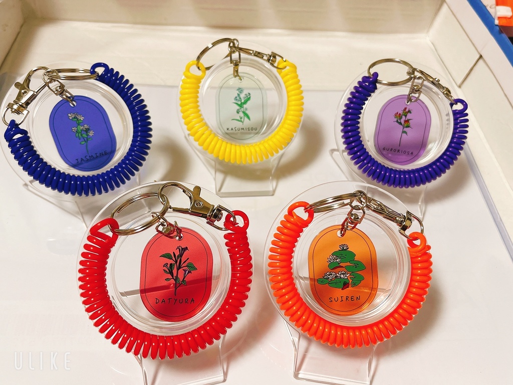 【お花のアクリルスパイラルキーホルダー】