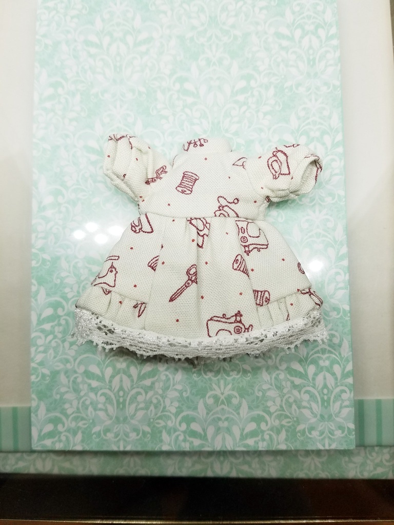 ふわふわワンピース白