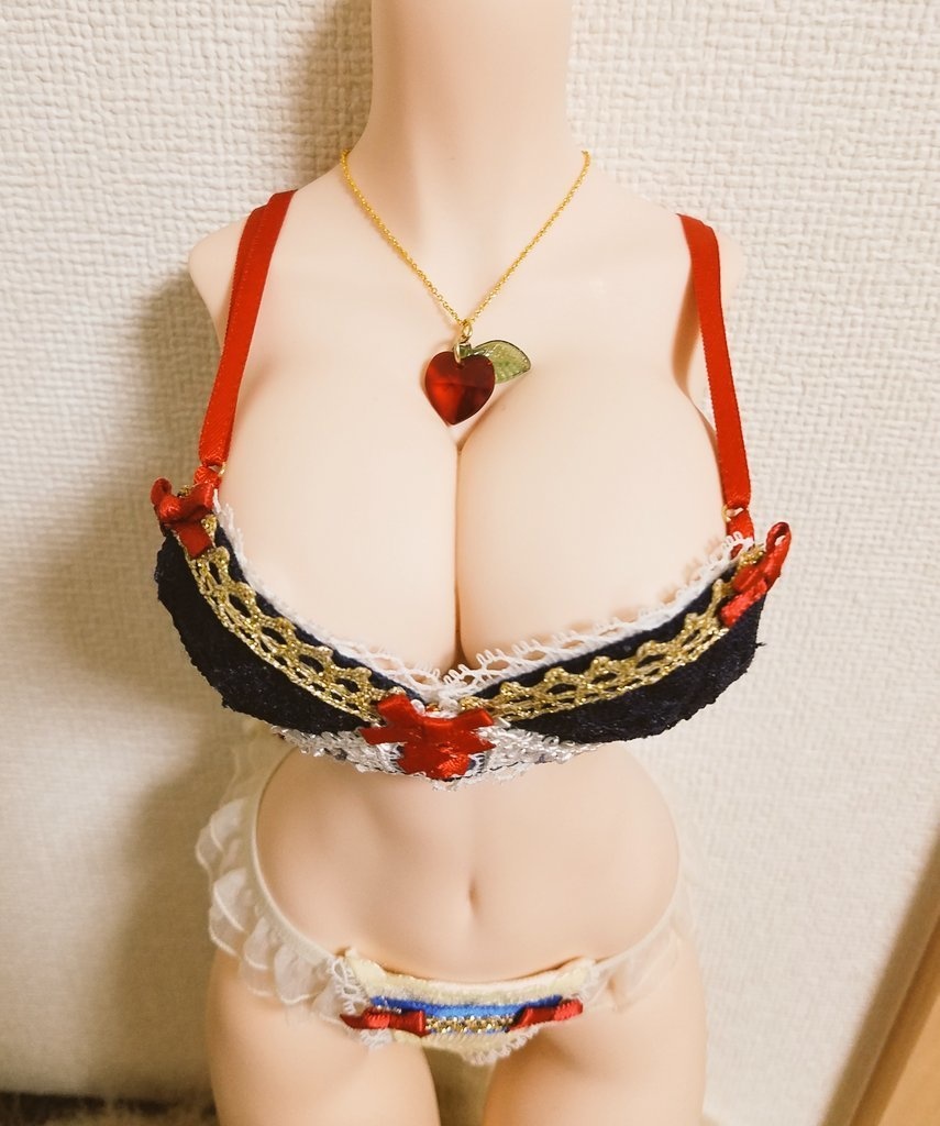 リンゴペンダント　ぷっくりガラス葉　６０㎝級ドールサイズ