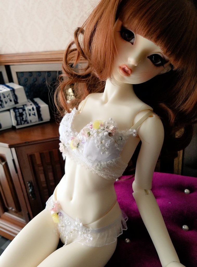 お花をたくさん縫い付けたランジェリー　SDgr DDのM胸用