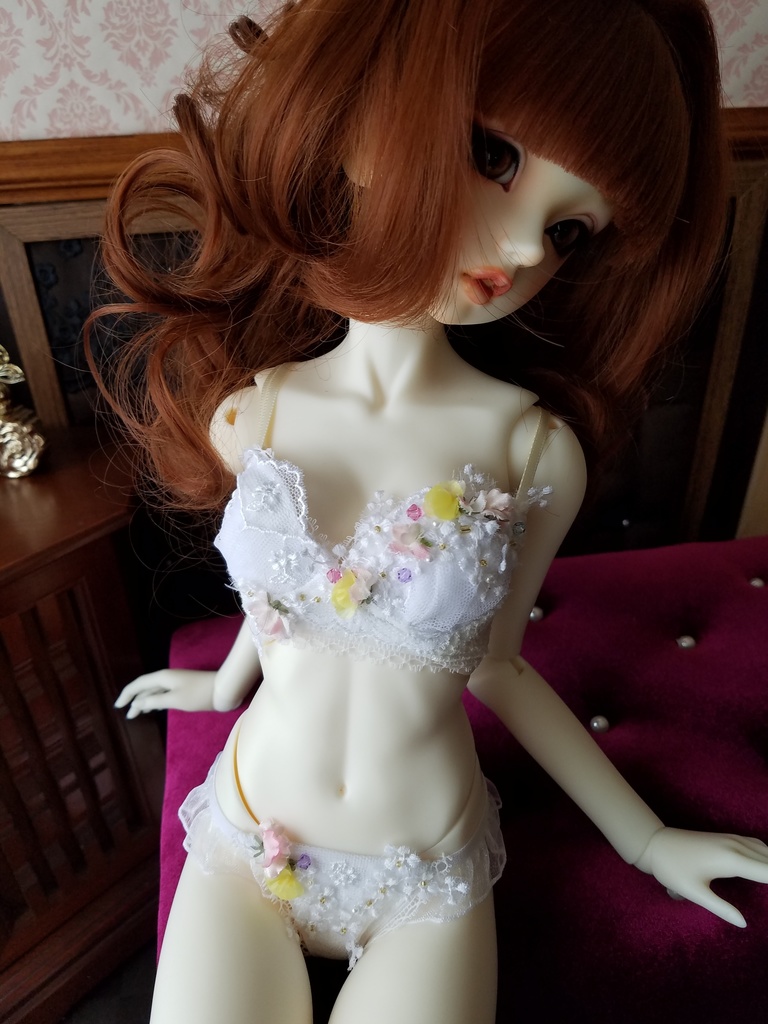 お花をたくさん縫い付けたランジェリー　SDgr DDのM胸用