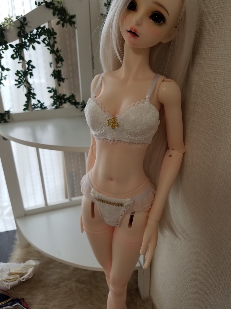 白レース金色カメリアランジェリーセットのみ　DD/M胸　SDgr推進