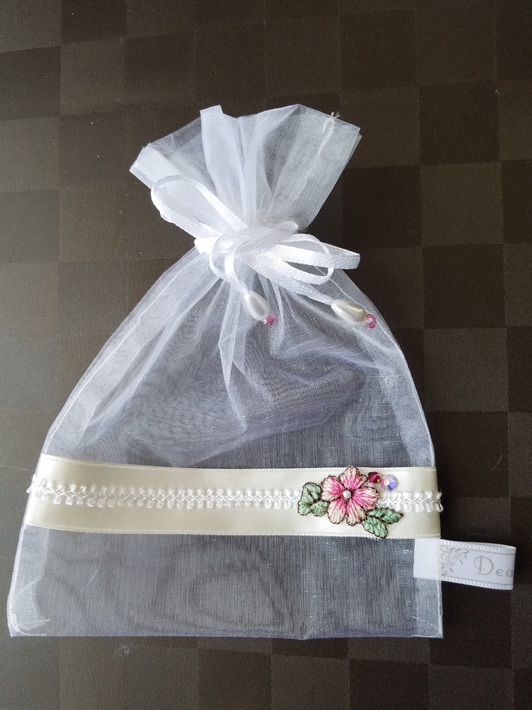 レトロなお花刺繍　②シルクの小さなリボン装飾　ランジェリーセット＋専用収納袋